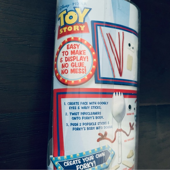 Disney Pixar Toy Story 4 'Make Your Own Forky' Arts & Crafts Kit Set - Picture 5 of 5